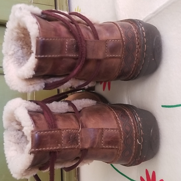 UGG'S - Picture 4 of 11